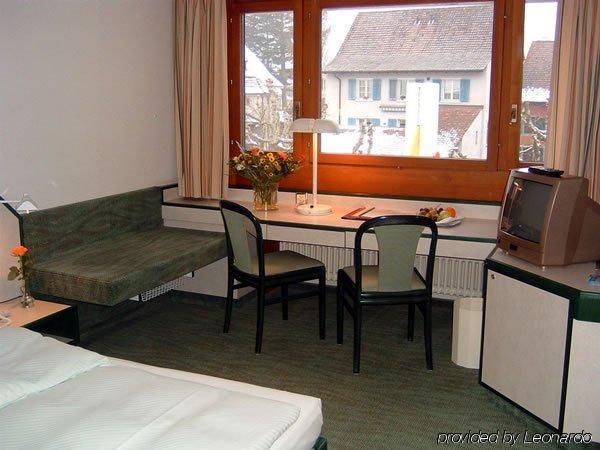Mittenza Muttenz Pokoj fotografie